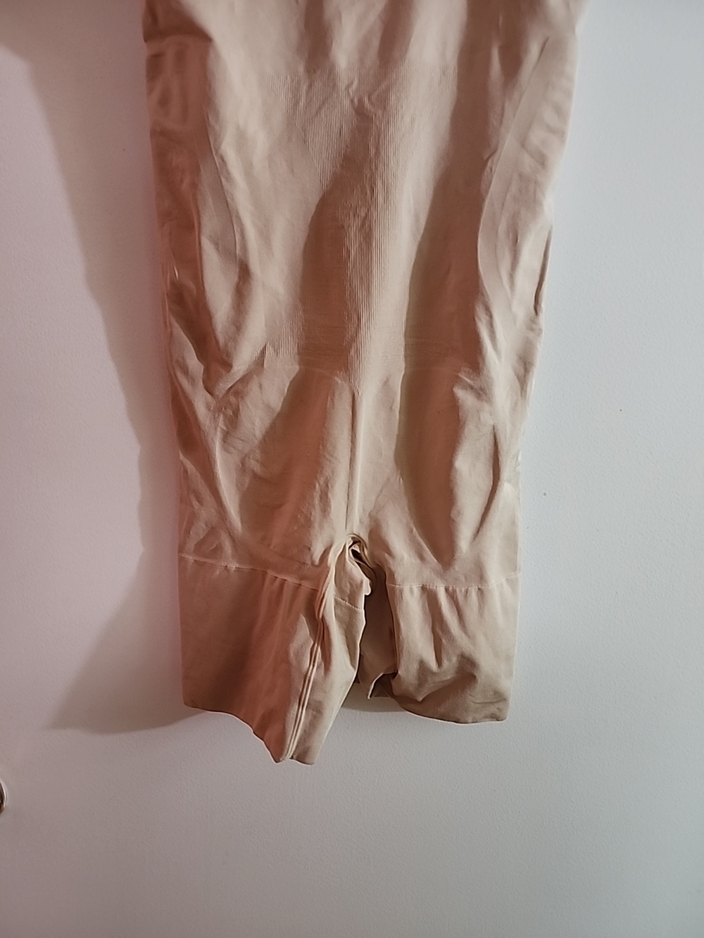 Spanx Thinstincts 2.0 Open Bust Mid Thigh Beige Bodysuit - Picture 5 of 7